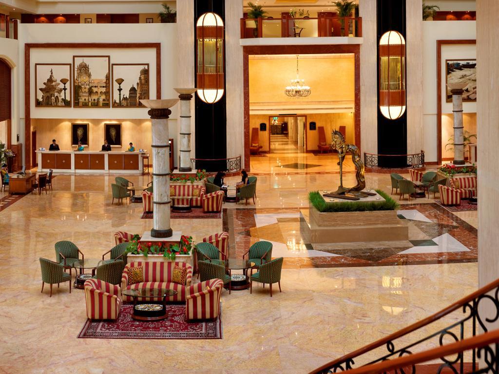 होटल The Lalit 5*
